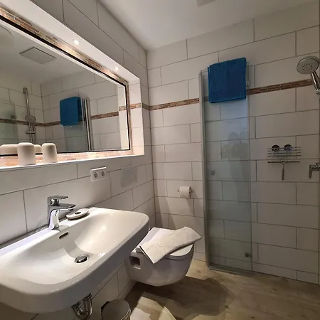 Wenni Hüs App 2, Eg *
